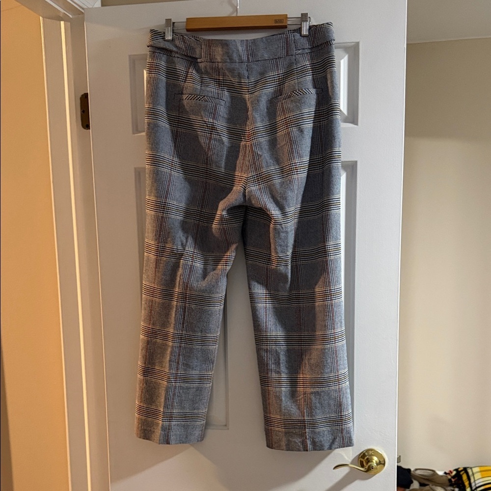 Veronica Beard Checkered Cropped Leg Pants - Picture 3 of 11